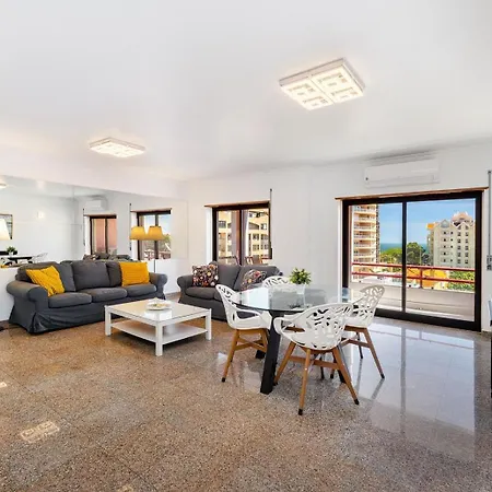 Apartman Bright With A View *