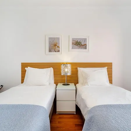 Apartman Bright With A View
